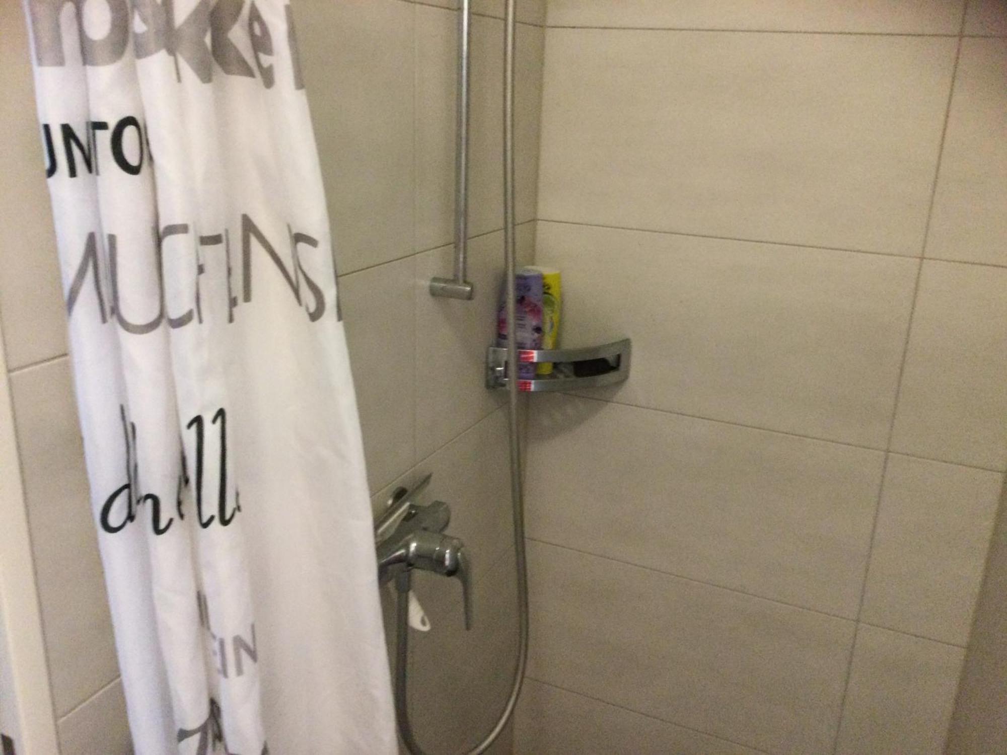 Chambre Spacieuse Et Confortable Avec Ecran Plat Oetwil an Der Limmat Exterior foto